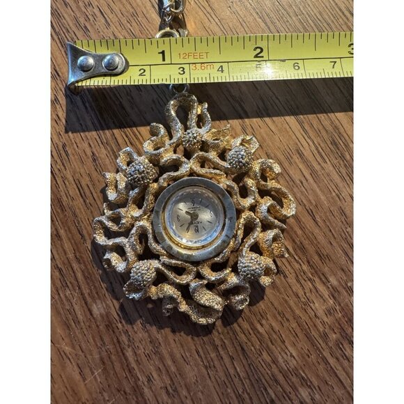 Vintage Keys Gold Tone Chunky Chain Necklace Watch 17 Jewel Swiss Wind up. AS IS - Picture 8 of 8